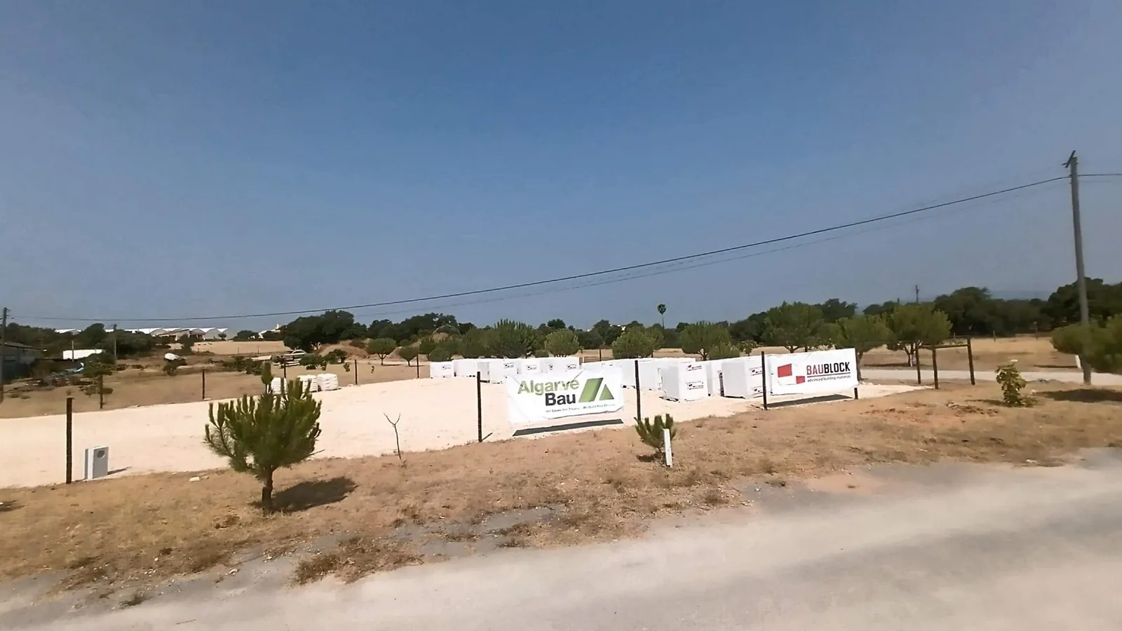 BAUBLOCK stock held by Algarve Bau