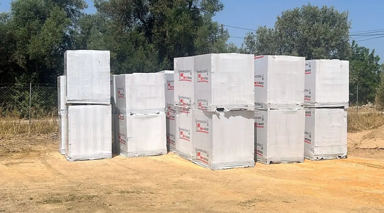 BAUBLOCK materials prepared for collection and supply in the Algarve.