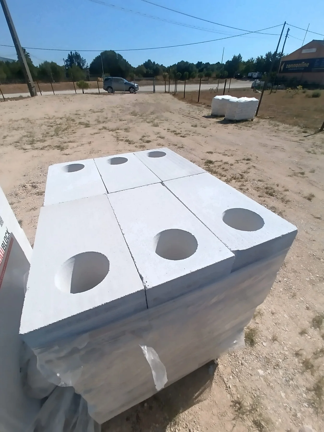 Current BAUBLOCK O-TEC stock at Algarve Bau. Exact block variant is confirmed with each order request.