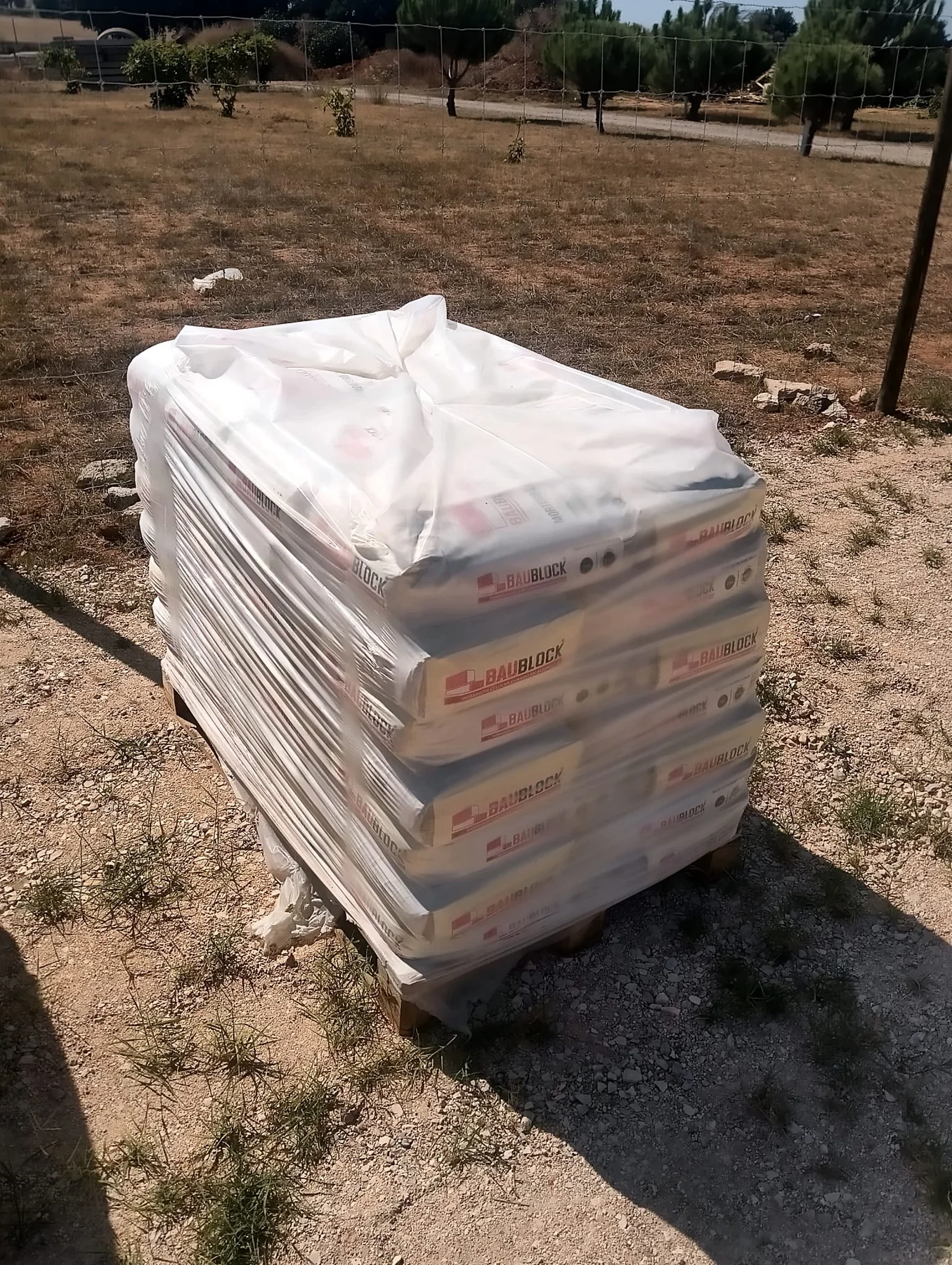 Current BAUBLOCK thin-bed mortar stock at Algarve Bau.